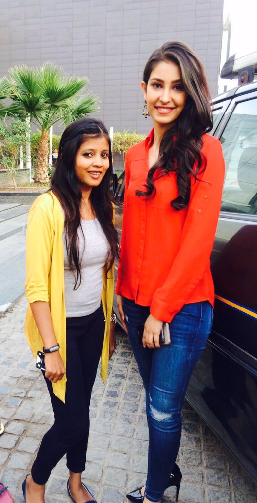 roy_suruchi's tweet photo. @nkdhillon13 thank you for your visit at #toinoida 😘👌🏻 https://t.co/GavFRPvLon