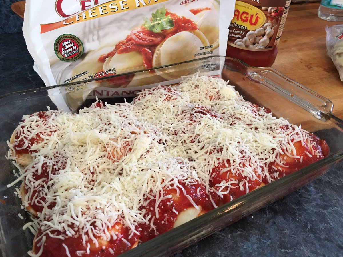 kathyk671's tweet image. Ravioli lasagna ready to pop in the oven later for dinner. #dinnerhack #busymom