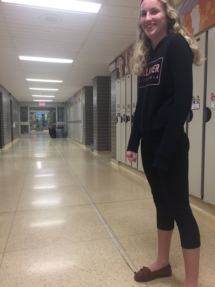 EdenHighDSBN's tweet image. More #xcrosscurricula @SLHSEnglish Emily Hailey measure the laps Bears rack up every day. Math+English=#happyadmin!