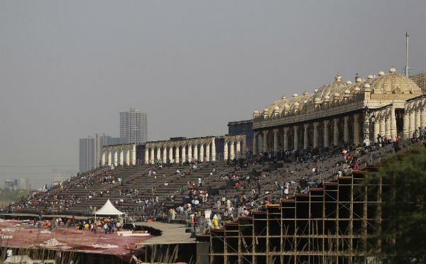 timesofindia's tweet photo. Art of Living event and 20,000 weddings to clog traffic today. Police say avoid these roads https://t.co/6xBQdUvdM6 https://t.co/DTTuMBjDnG