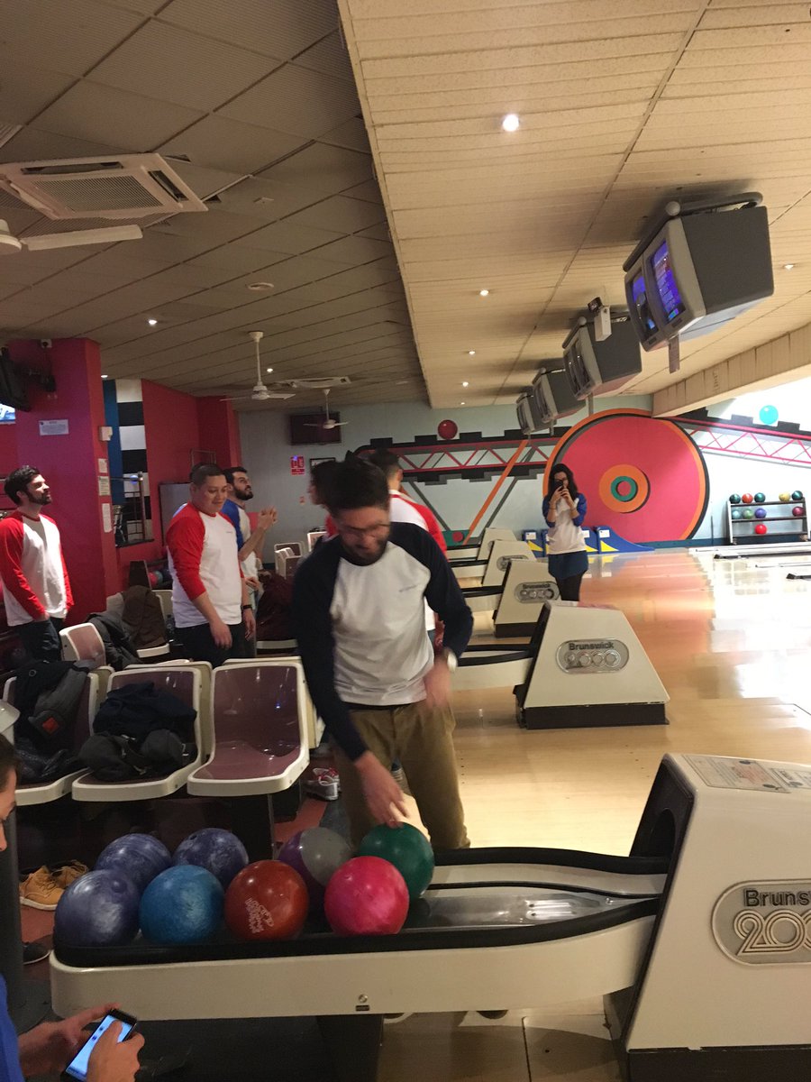 nisumma's tweet photo. Bowling time. Learning from master @Meryl_Srz 🎳 #CoreEurope https://t.co/Po3XWmKDGK