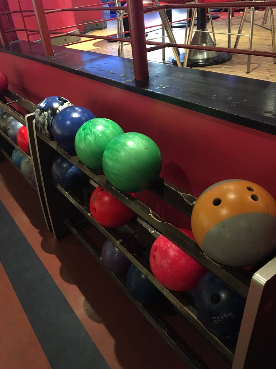 nisumma's tweet photo. Bowling time. Learning from master @Meryl_Srz 🎳 #CoreEurope https://t.co/Po3XWmKDGK