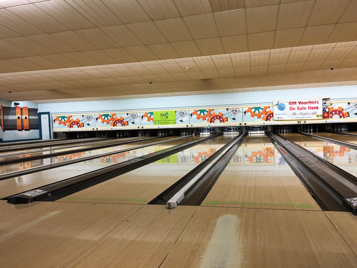 nisumma's tweet photo. Bowling time. Learning from master @Meryl_Srz 🎳 #CoreEurope https://t.co/Po3XWmKDGK