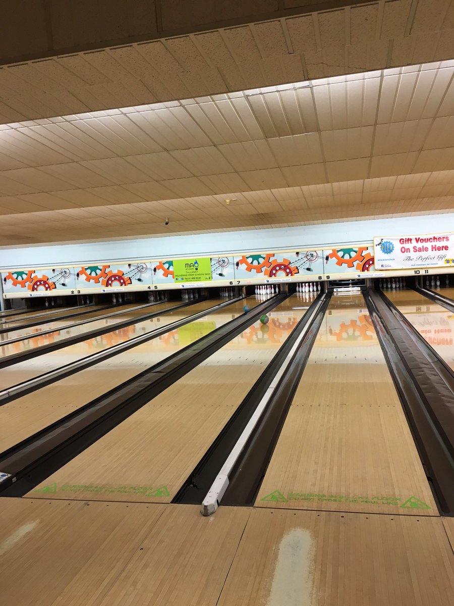nisumma's tweet photo. Bowling time. Learning from master @Meryl_Srz 🎳 #CoreEurope https://t.co/Po3XWmKDGK