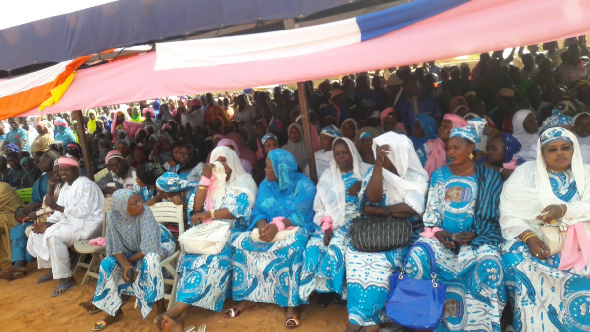 mohamedbazoum's tweet photo. #instantané #Torodi
#Élections #présidentielles second tour
#meeting #ambiance #Tarraya
#votez @issoufou2016 https://t.co/GM181bbwdk