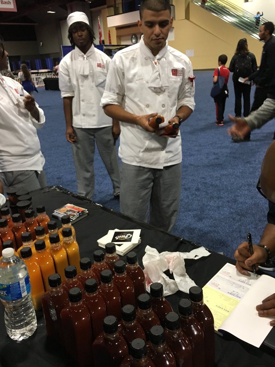 GrubRub15's tweet photo. 🅱🅰Ⓜ️❗️RT &amp; 🏃🏽 to https://t.co/YE7xWDJa9y 4️⃣ the 🆕 #food #spice #rub #catering &amp; #cookingshow ©🅾. n #DC #eventplans https://t.co/fQyFk0xKNK