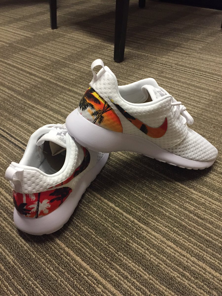 LMunday01's tweet photo. My kind of new boots #calikicks 🌴🌴🌴 https://t.co/BJt891jWCN