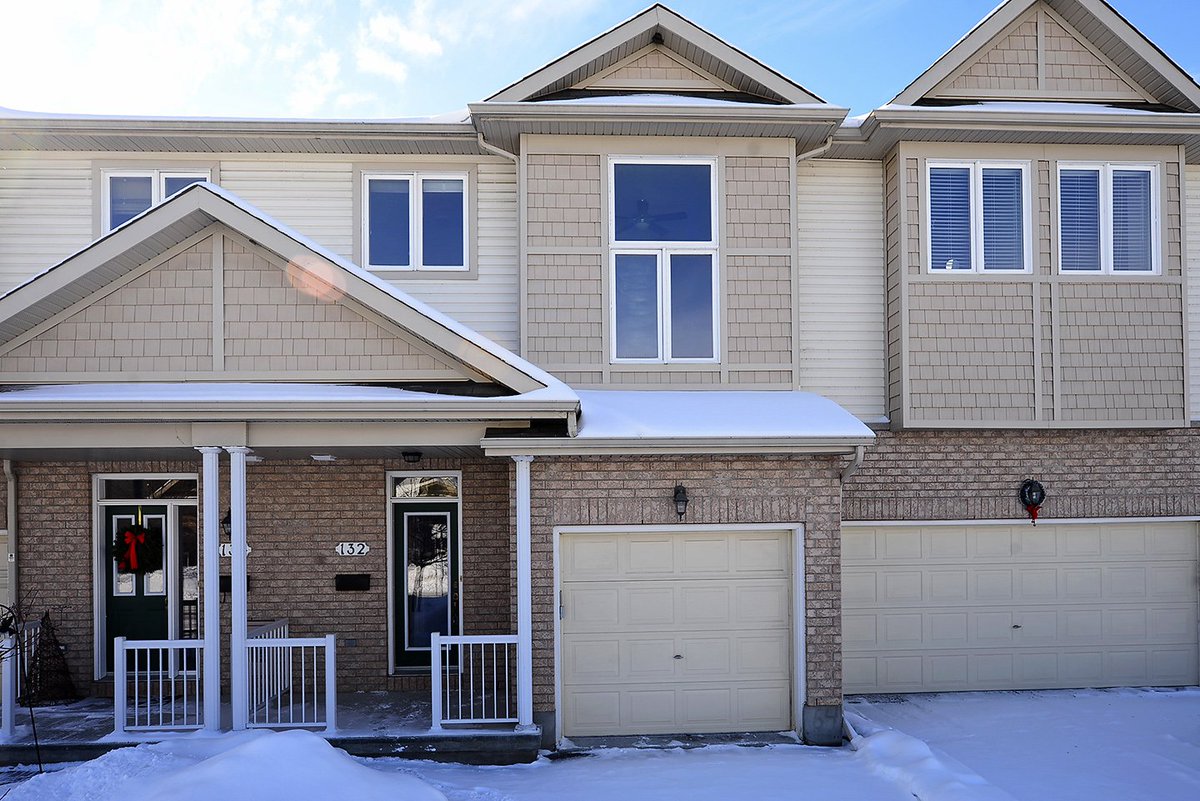 Come join us this weekend at our #OpenHouse in Orleans on Parkrose Private! This SUNDAY between 2 and 4pm!!