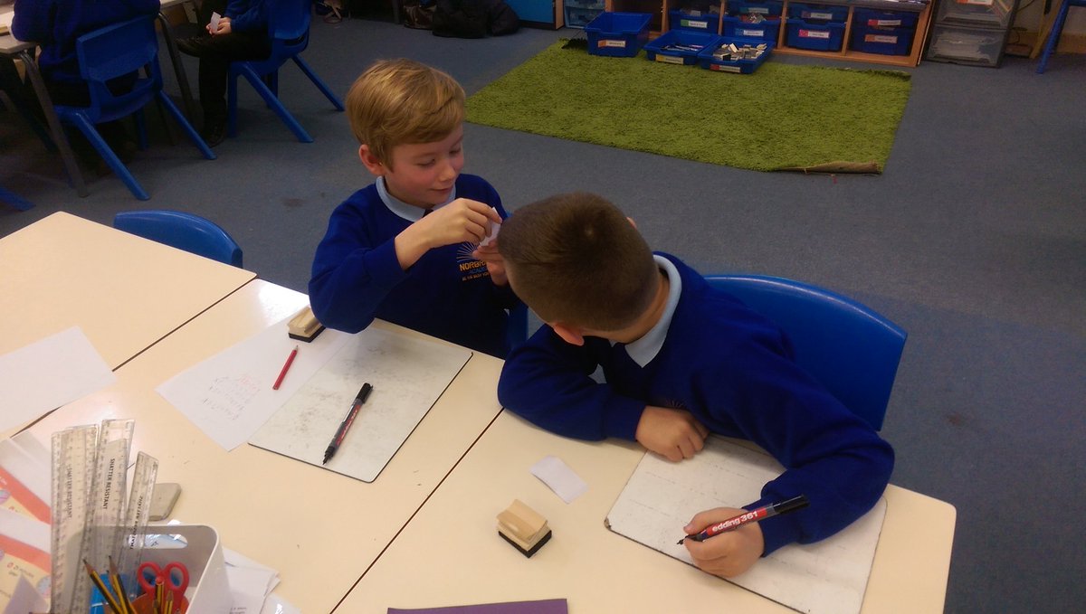 Y3PalmTreeClass's tweet photo. We enjoyed learning new spelling games to help us learn our spellings π #rainbowwords #fancywriting #spellinghangman https://t.co/8cZs33i3gm