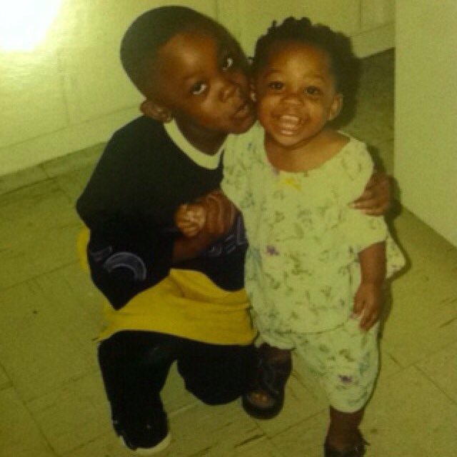 IlCheckMate's tweet image. #throwback me and the #lilsis time really do fly ⏰ #teampoochie #utsa