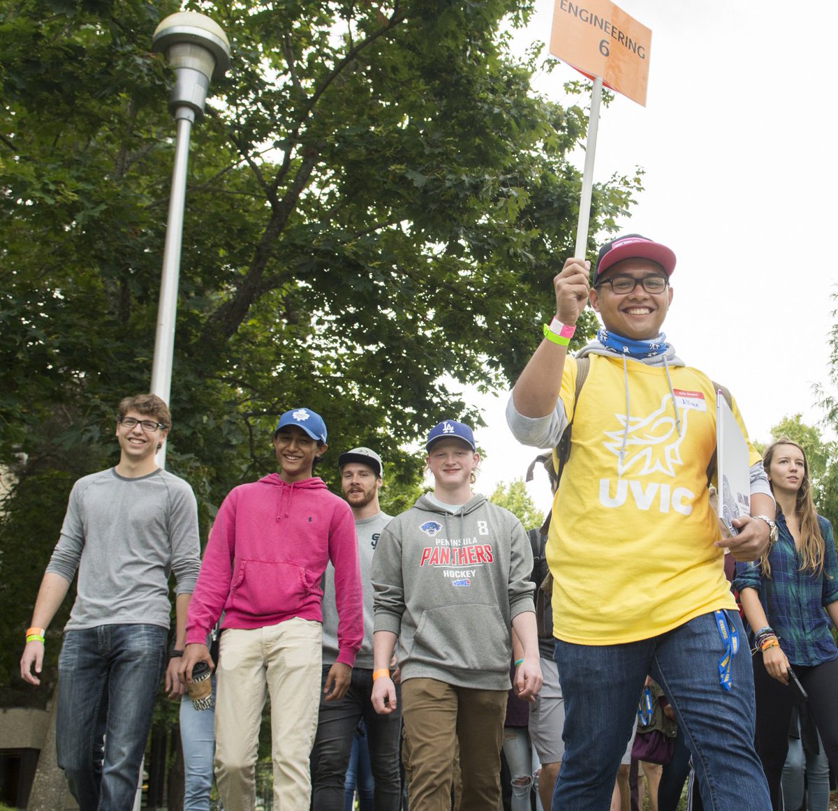 Asking RETURNING Orientation Leaders, Jr. OLs &amp; Res OLs to lead #uvic tours March 19! Sign up in #volunteer database