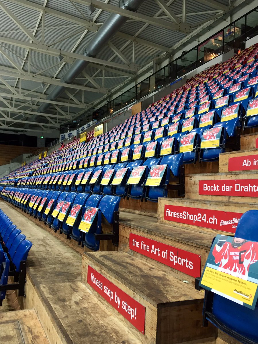 EHC_Kloten_1934's tweet photo. Danke an @PostFinance für die Unterstützung - HOPP CHLOOTE!!
#klotenflyers #playoffs #KFHCD #31meistertitelsindgenug https://t.co/Zd7nOsZHBD