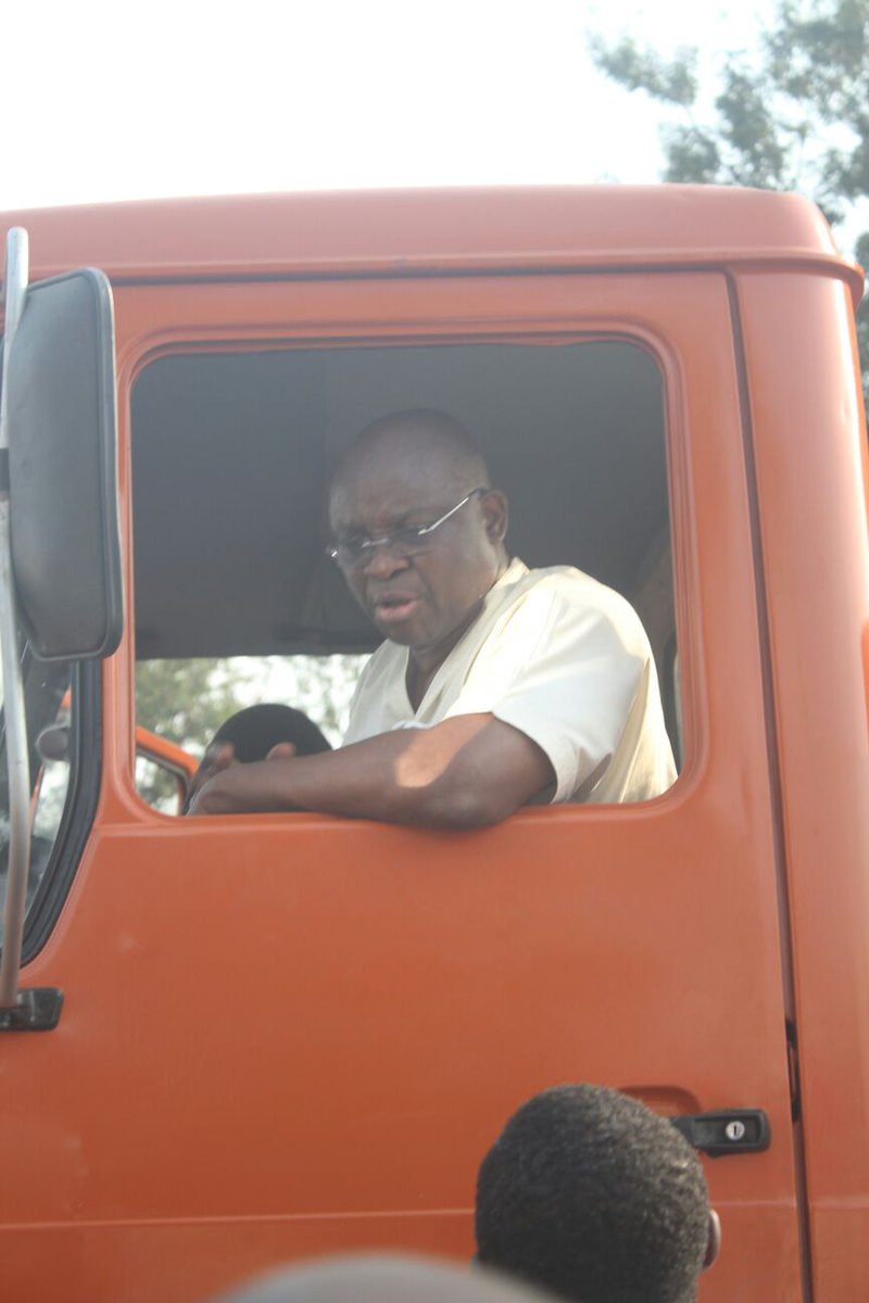 GovAyoFayose's tweet photo. We must be proud of our profn.
I sell trucks,I did haulage,I can drive this truck to Lagos.I did this b4 became gov https://t.co/4RDN8a12pd