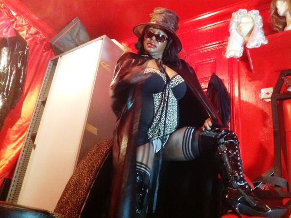 PandemosFemdom1's tweet photo. Goddess Dionne of London
An Expert in ALL areas #BDSM it's @GoddessDionne - 
https://t.co/2vQampQCac https://t.co/nz6V5GsCQ0