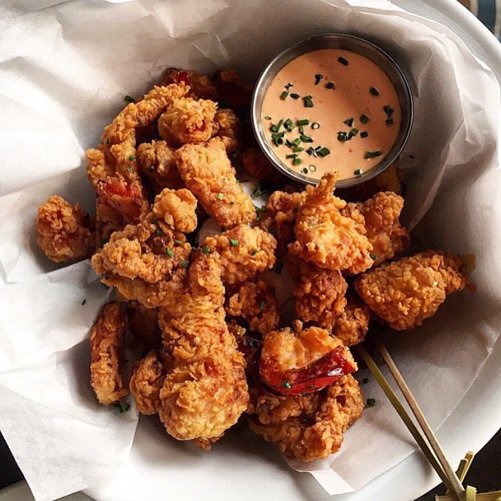 bos_nyc's tweet photo. Crispy alligator FTW 👊🏼 https://t.co/AFa423zUtf