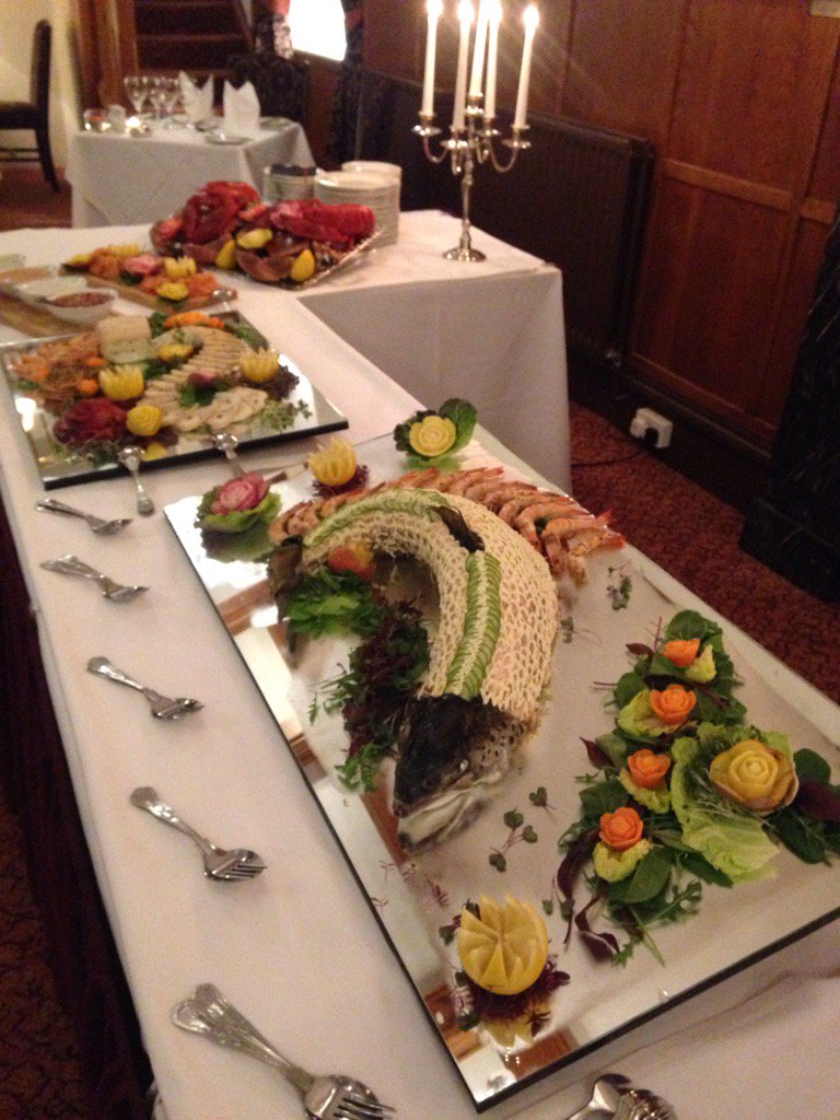 Kingfisher_BXM's tweet image. @RoyalLionHotel @cathydando a beautiful buffet to begin the fish night