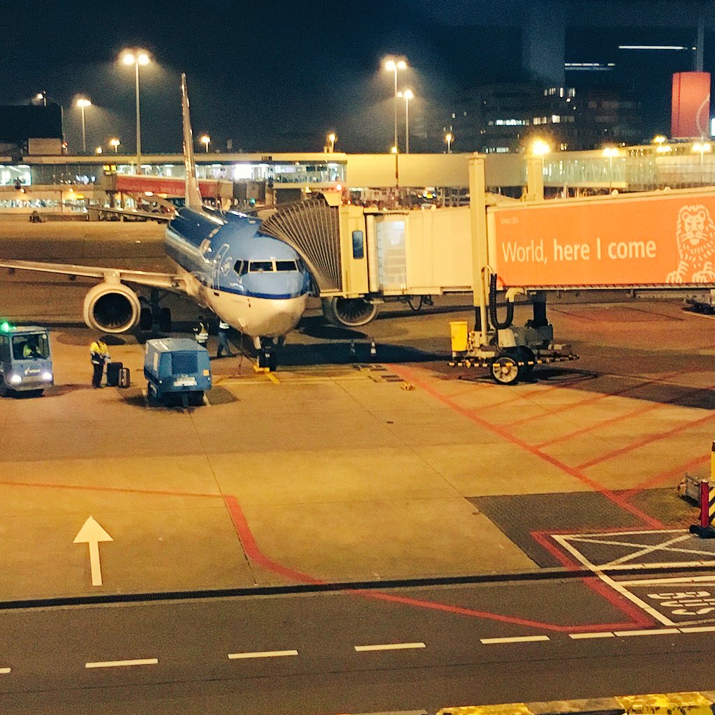 JayMasterJ1's tweet image. Trading the world for money, stars and power. Living my life at 100 miles an hour 🛫💫 #AnotherNight #AnotherFlight