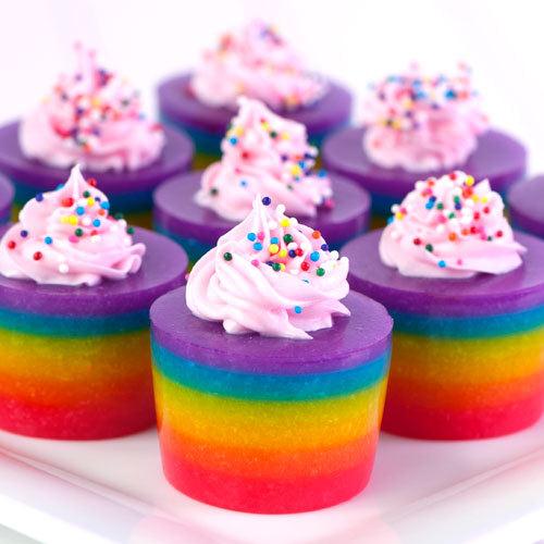 Looks_Delicious's tweet photo. Rainbow cupcakes https://t.co/KpQgVQaJml
