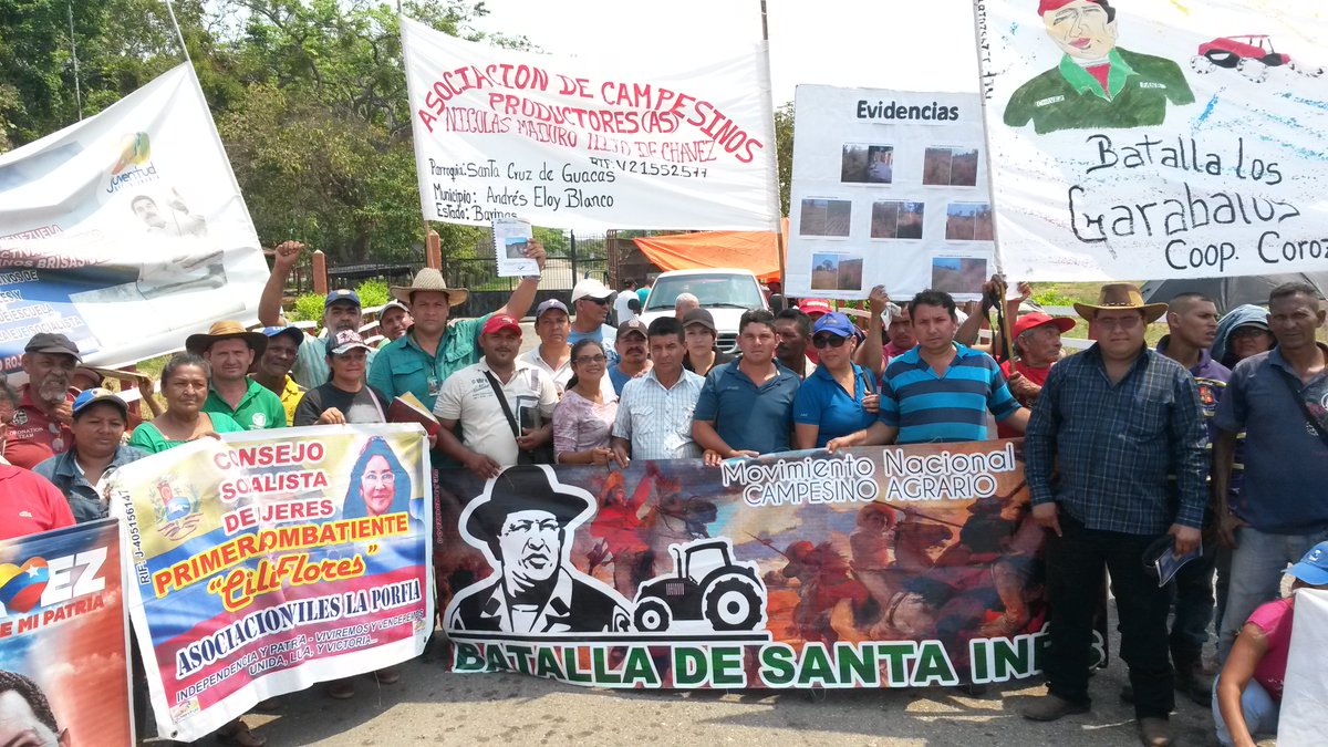 globovision's tweet photo. Campesinos de Barinas protestaron por supuestos incumplimientos gubernamentales
https://t.co/zLgfCzjyqv https://t.co/D2jRuDP6pt