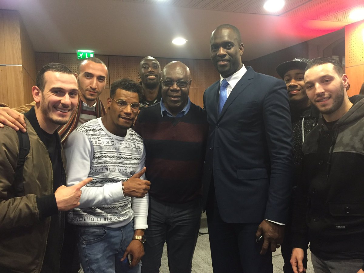 moncef_zebiri's tweet photo. Belle soirée organisé par @CIJFjeux un plaisir de rencontrer ce grand musicien @ManuDibango_Cla et #pascalgentil ! https://t.co/Zw7GidAJnQ