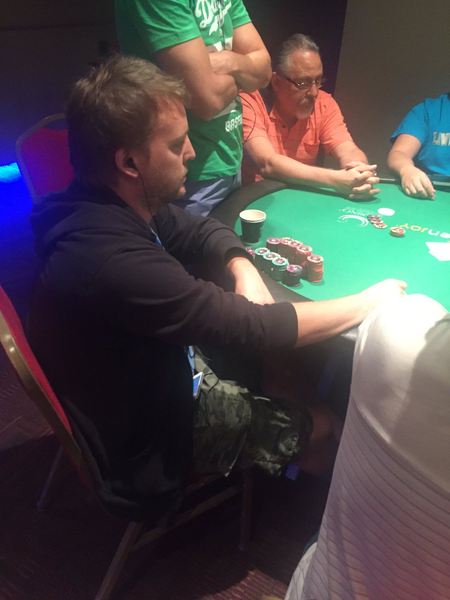 leandrukys's tweet photo. Él fucking #1 #tiburon #laptviña #quierosercomovos https://t.co/nGsLcZ3kqG