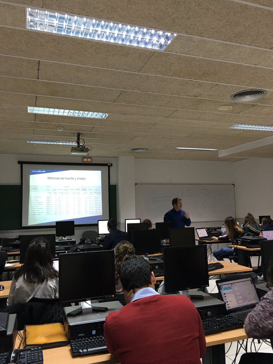 JTPortillo's tweet photo. Aprendiendo #GoogleAnalytics con @ikhuerta técnicas y consejos para una buena analítica web!! #SEO #ECMUIB https://t.co/npFZMDP1YQ