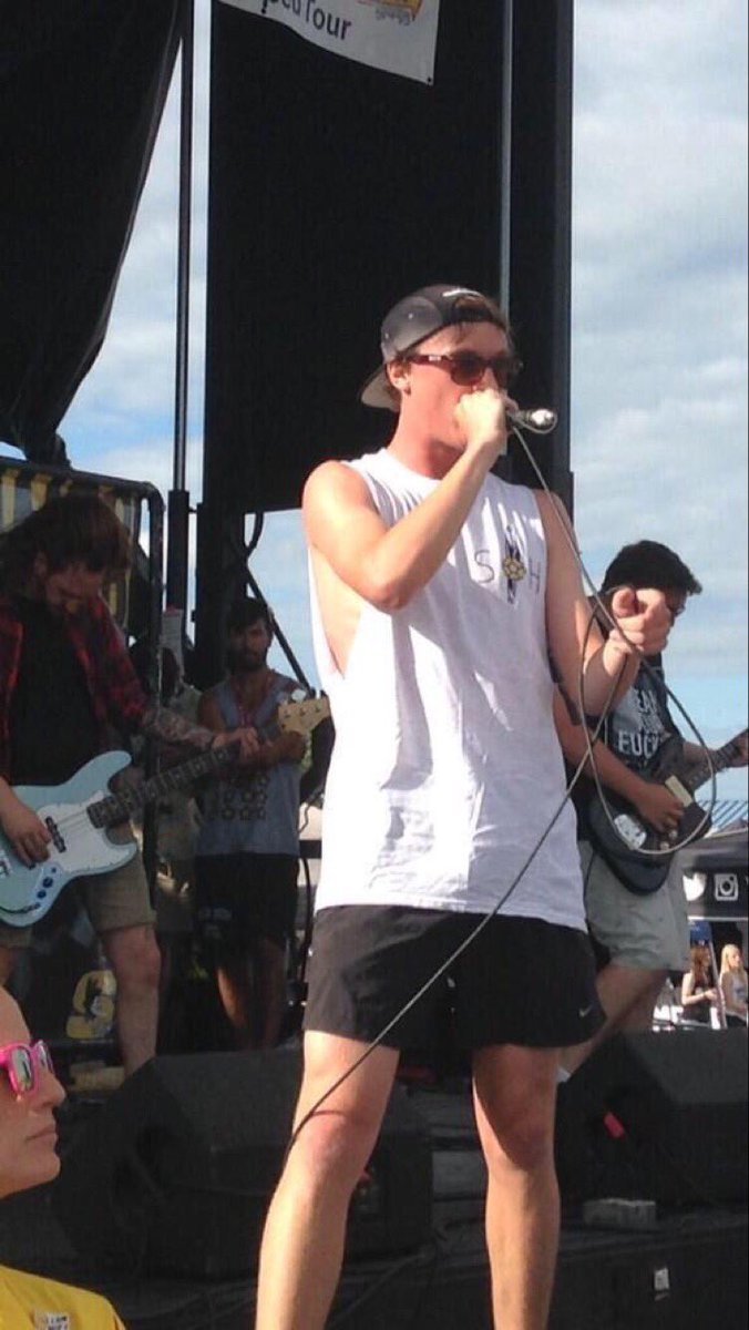 dereks_shorts's tweet image. hello hi enjoy this great picture