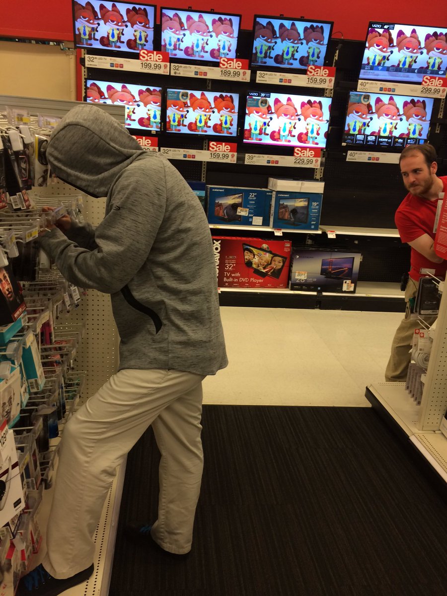 Amanda_TGT's tweet photo. #APDoYouCopy I see some suspicious activity by the headphones in electronics! #R200MarchOutShortage #Target #T1869 https://t.co/StHoqxqpfg