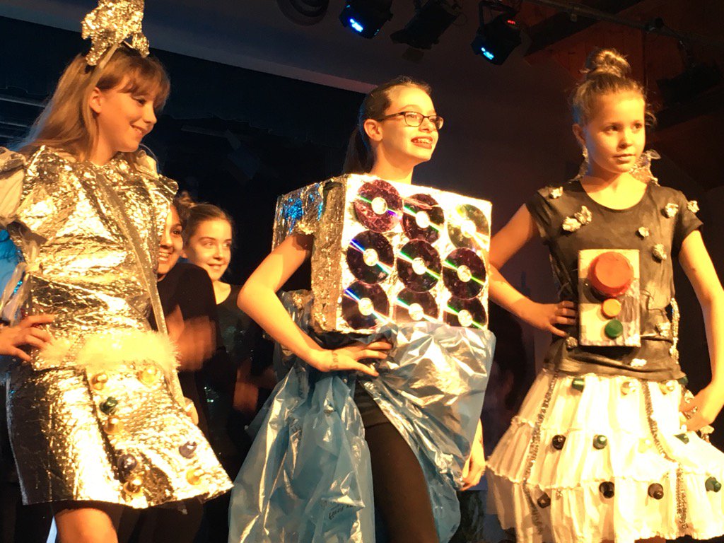 Andy__Buck's tweet image. More amazing designs at the @SurbitonHigh fashion show #creativityinscience