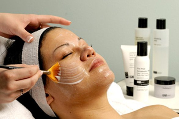 Detox Gel Deep Pore Skin Treatment - 45 min.
bbwax.com/skin_care.html
#skintreatement #detoxskintreatment #skindetox