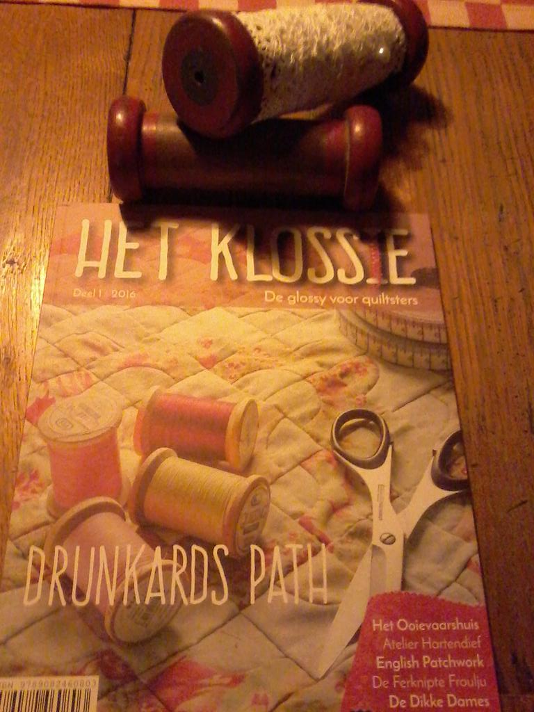 Nu bij Stoffug; het eerste nummer van Het Klossie. Het gezelligste blad voor quiltsters. Met cadeautje en leuk lint.