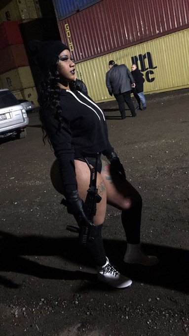 I'm over protective about what's mine😏😘😍🤔🔫 https://t.co/o15sI3MGV9<a href="/tag/savethedate"class="tags"><span>#savethedate</span></a>