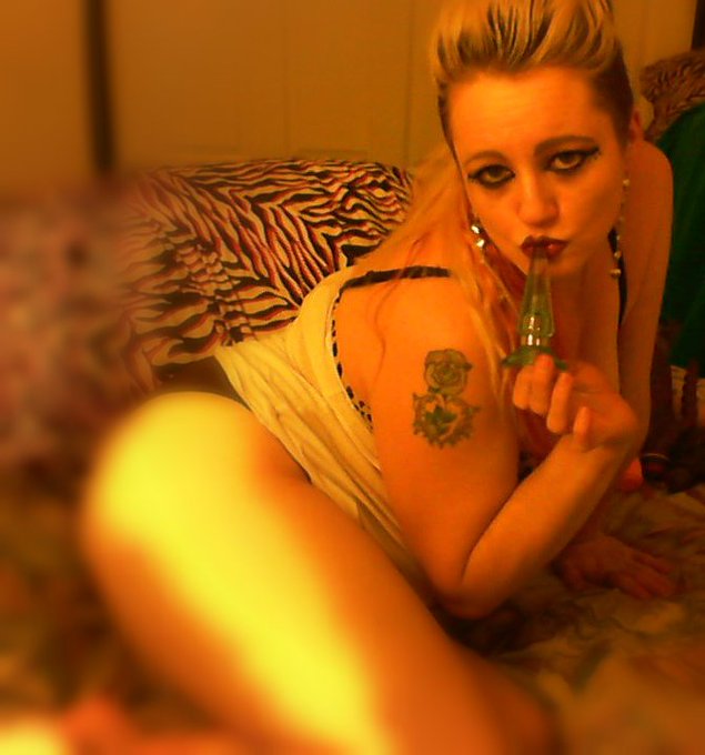 7pm ET live on @dollhouse_radio Me @sagemontana1 &amp; our guest @zora_stone https://t.co/YZkrTYDR63 call<a class="tags" target="_blank" title="On Twitter" href="/?out=eyJ0eXAiOiJKV1QiLCJhbGciOiJIUzUxMiJ9.eyJpYXQiOjE3MjI5ODc4NjEsImlzcyI6InR3cG9ybnN0YXJzLmNvbSIsIm5iZiI6MTcyMjk4Nzg2MSwiZXhwIjoxNzU0NTIzODYxLCJyZWRpcmVjdF91cmwiOiJodHRwczovL3R3aXR0ZXIuY29tL2RvbGxob3VzZV9yYWRpbyJ9.e1_wbB-gi3REX2cwOulI9ksjZiH9K_S2pVLsr0vkgiLBGYrfNAQZndZ7m9411txYi-oMLMinsAntLu7BSKDCyw">@dollhouse_radio</a><a class="tags" target="_blank" title="On Twitter" href="/?out=eyJ0eXAiOiJKV1QiLCJhbGciOiJIUzUxMiJ9.eyJpYXQiOjE3MjI5ODc4NjEsImlzcyI6InR3cG9ybnN0YXJzLmNvbSIsIm5iZiI6MTcyMjk4Nzg2MSwiZXhwIjoxNzU0NTIzODYxLCJyZWRpcmVjdF91cmwiOiJodHRwczovL3R3aXR0ZXIuY29tL3NhZ2Vtb250YW5hMSJ9.UrDFP50cLa1VVxCscefMQ0SvG_VxBYvHc5CF7viN_LQEop87w4d0eONryIUHtBEy_GeIS-KB6E5x5q_m3m5jdg">@sagemontana1</a><a href="/tag/livesammycam"class="tags"><span>#livesammycam</span></a>