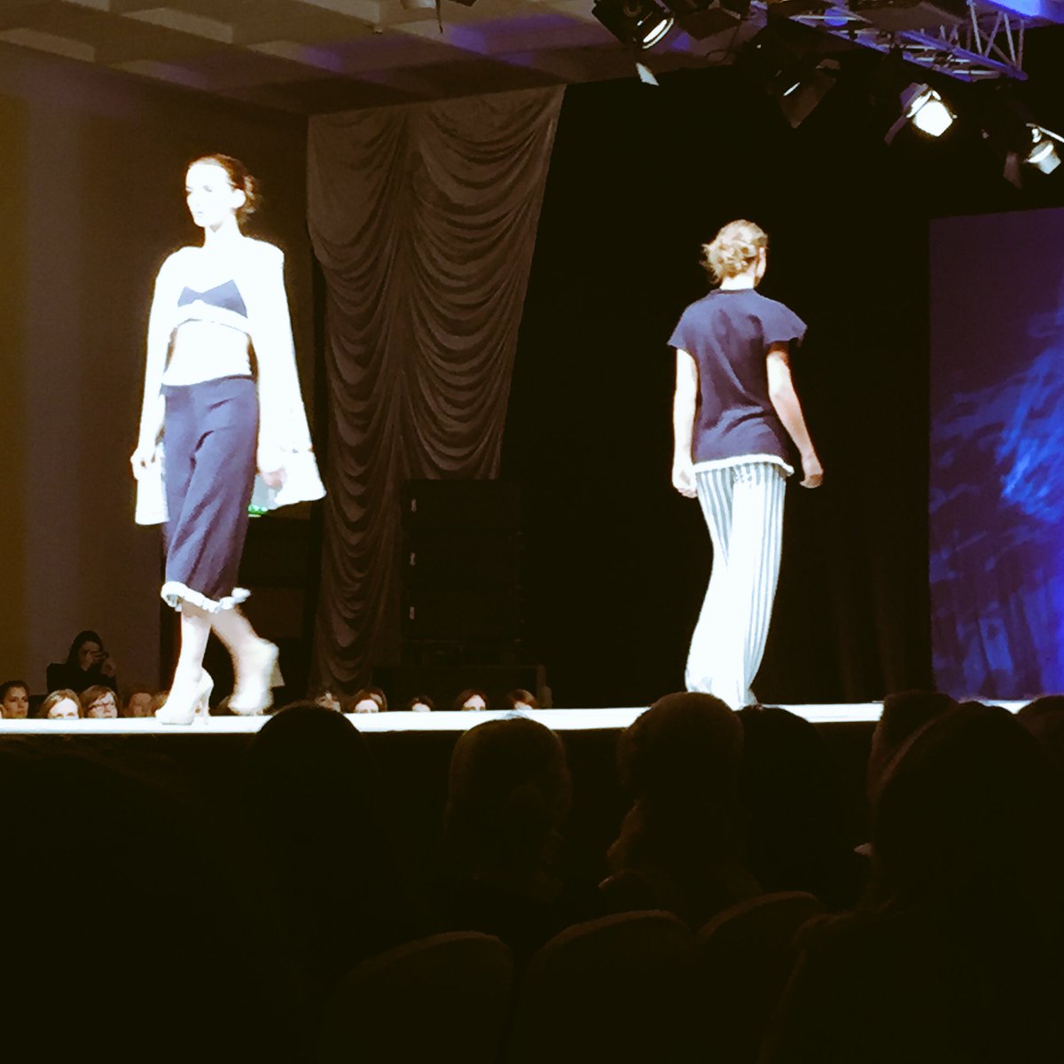 Nautical sailor pyjama vibes courtesy of <a href="/Etainy/">Etain Grant</a> 🙌🏻#fashioninnovationawards