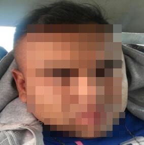 Presuntos delincuentes golpean a policía en Iztapalapa - CdO0yWNUUAA_Jrz