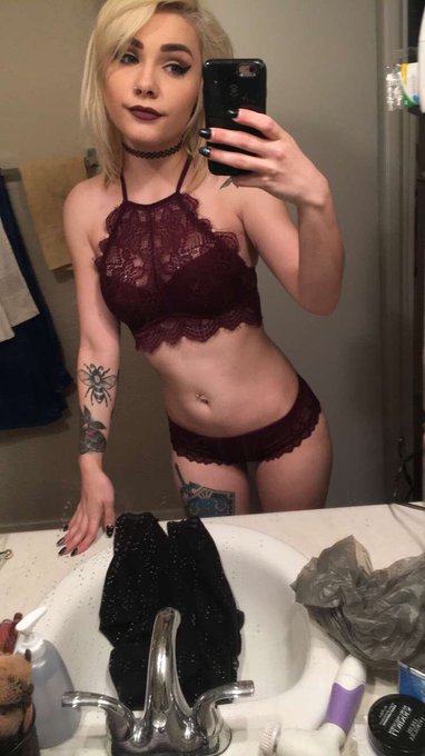 https://t.co/prgZjVe29h live in 5 ;) come join my first MFC show! #CamGirl #mfc #myfreecams https://t<a href="/tag/myfreecams"class="tags"><span>#myfreecams</span></a><a href="/tag/camgirl"class="tags"><span>#camgirl</span></a><a href="/tag/mfc"class="tags"><span>#mfc</span></a>