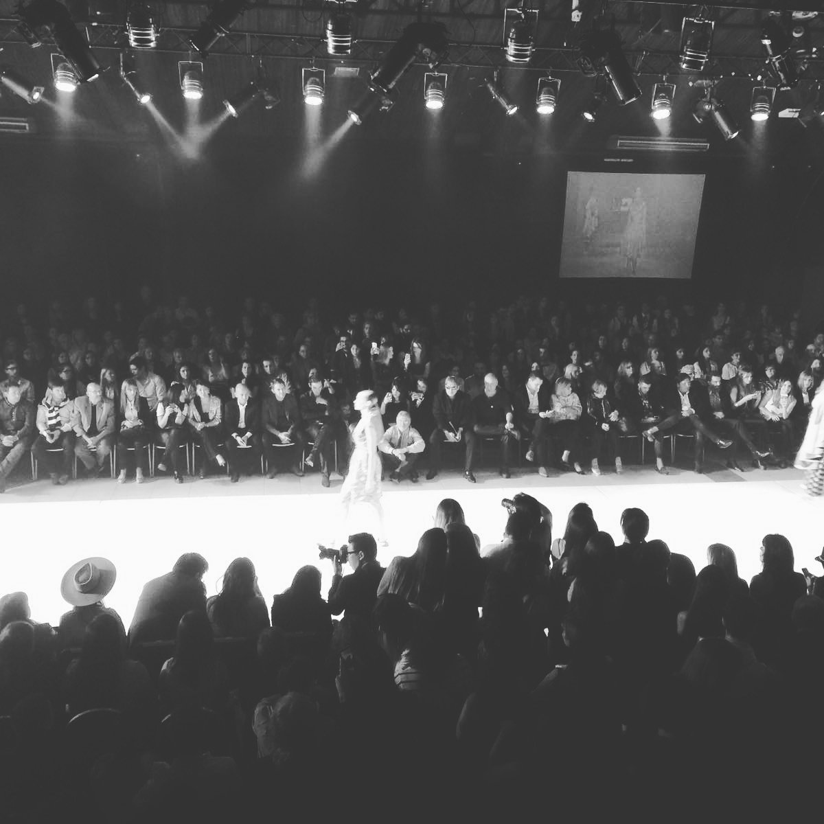 PerchaMag's tweet photo. Evento #MegaPercha de la mano de #talentobrother #eamoda #comingsoon @eademoda @designers_ba @brothers https://t.co/CbGirTDY8X
