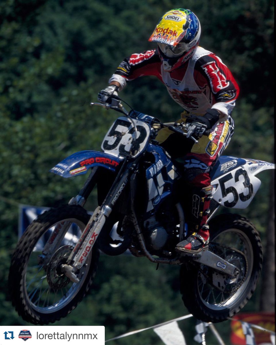 efonseca10's tweet photo. Good one from back in the dayβΌοΈππΌ#Kodak #1998 #axogear #oakleygoggles #shoeihelmets #Procircuit #BSY #yamaha https://t.co/Go4ZOxRu9c