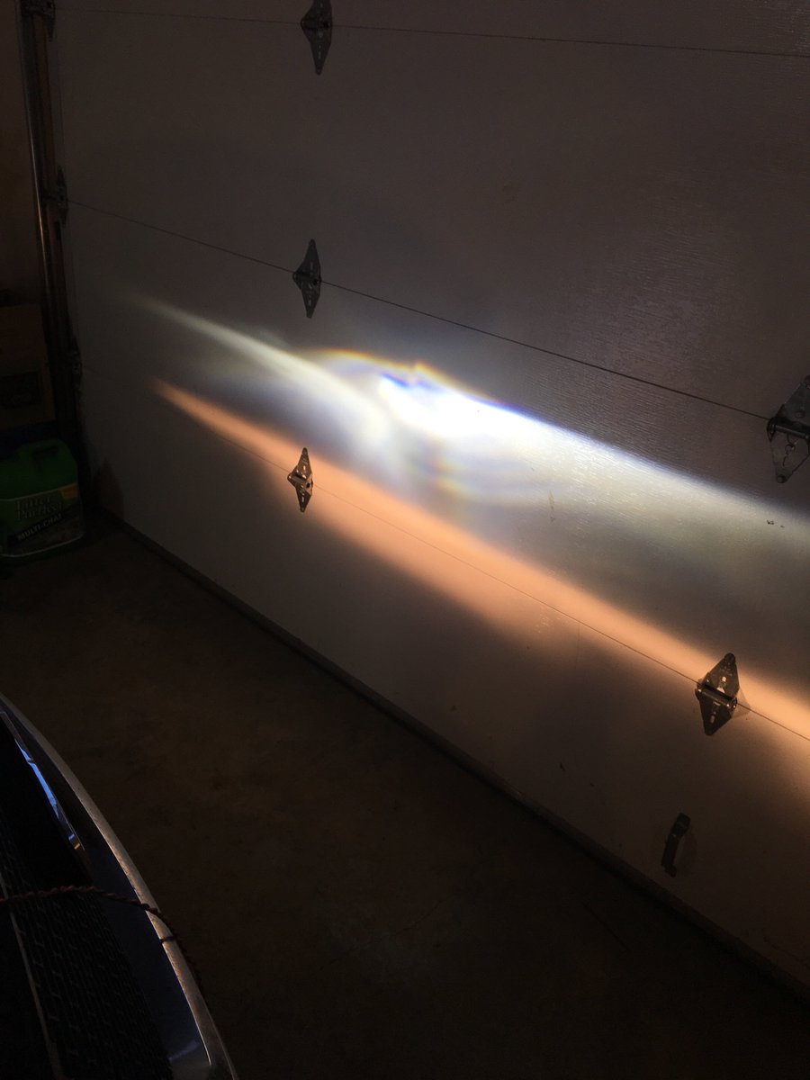 AGLOFFROAD's tweet photo. 2009 GMC Acadia. Very big difference between the Low beams with the 5S and the stock halogen. #agloffroad https://t.co/YiG0eF1PA8