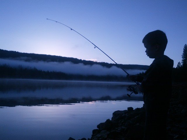 fishermensangle's tweet photo. Mom said be home before dark. He said,"Just one more cast!" #freshone #fishon #fishingblog #justonemorecast #fishing https://t.co/UBQOFudOmv
