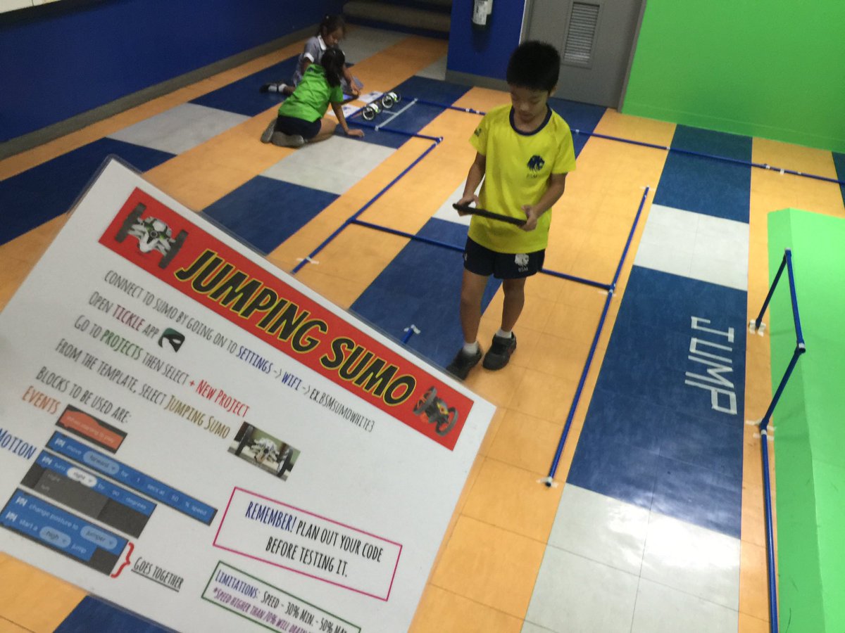 LukePower's tweet photo. British School Manila yr5 code masters #tickleapp #jumpingsumo #parrot https://t.co/zgDKmt0M8e