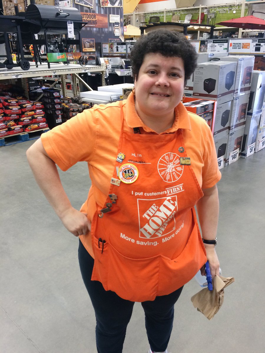 OmarLopezTHD's tweet photo. 15 yrs of exceptional service from Melissa!!! We appreciate everything you do! #way2go! #team0989 you're the best! https://t.co/5Ld2Cte7sv