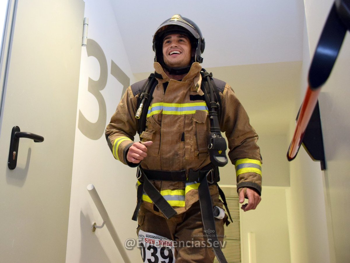 📷 Aquí algunas fotos de la #Cronoescalada #TorreSevilla
#EmergenciasSev #Bomberos #Sevilla
👉 facebook.com/media/set/?set…