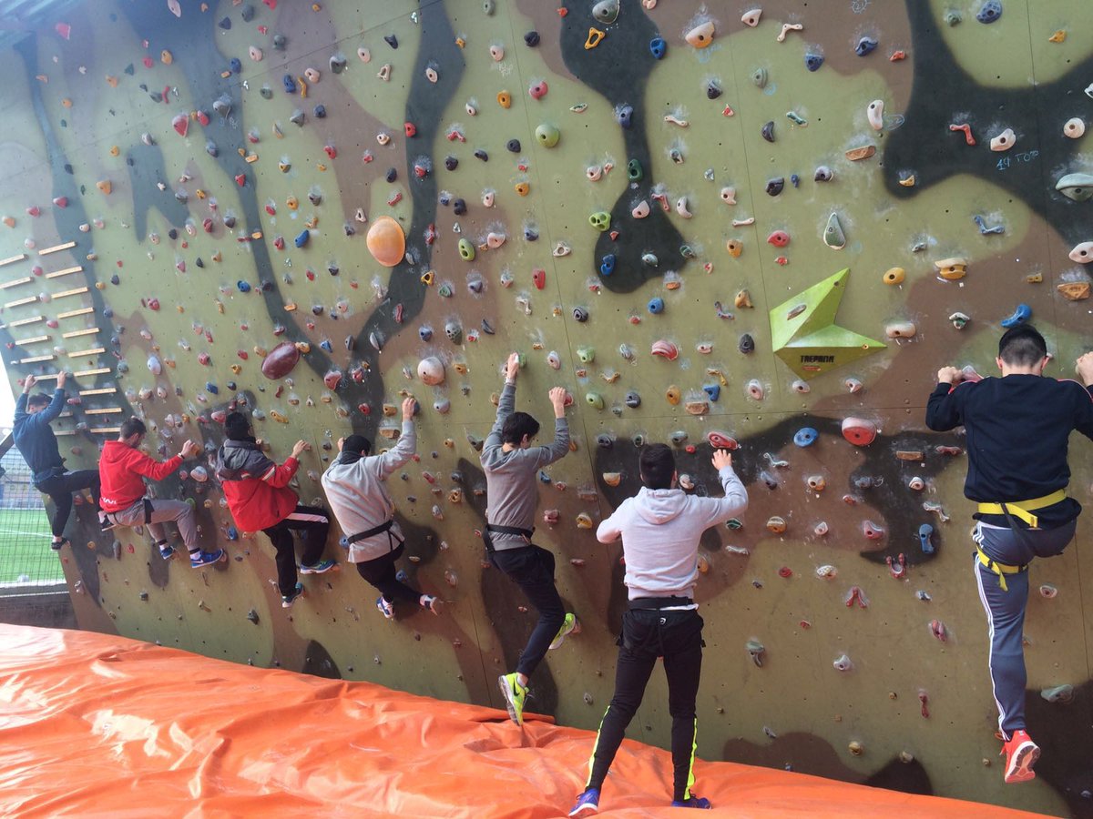 FaculEDUAM's tweet photo. Hoy en #AFDMN tocaba #Escalada #CCAFyD #Experiencia @fer23mar @mlsantospastor https://t.co/VlgqtAKZu8