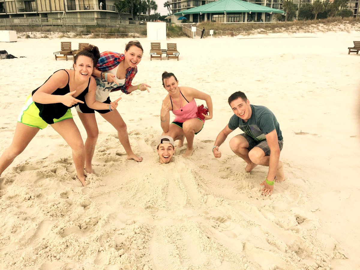 moriaahlarson's tweet photo. #submerge #insand #BigBreak16 @shelbyabbott https://t.co/lQUdOd8w5y