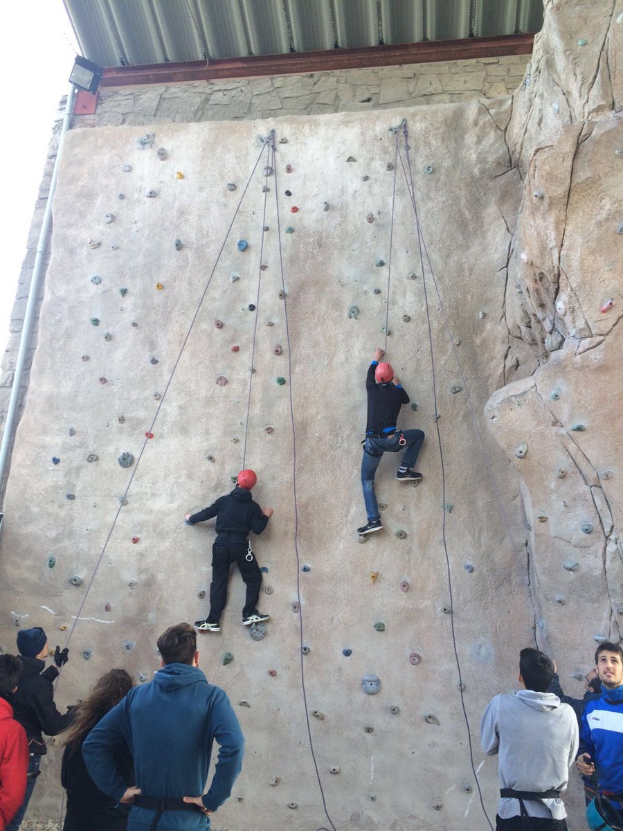 FaculEDUAM's tweet photo. Hoy en #AFDMN tocaba #Escalada #CCAFyD #Experiencia @fer23mar @mlsantospastor https://t.co/VlgqtAKZu8