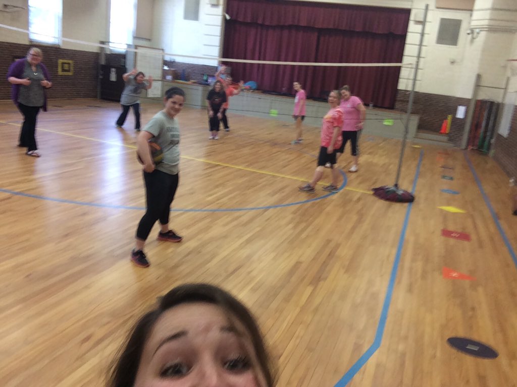 KateTBlank's tweet photo. The staff that plays together, stays together. 🏐@BeaumontMagnet  #beaumontrocks https://t.co/qjogFZzCAJ