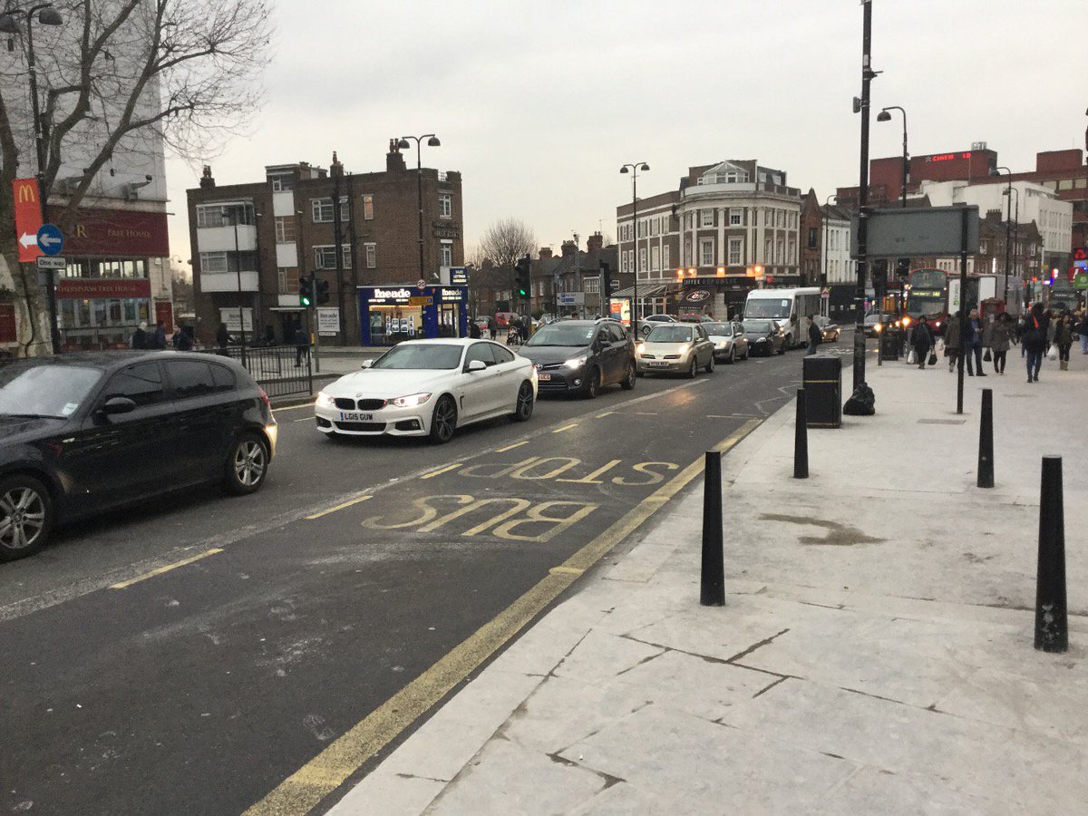 GeorgiaPGraham4's tweet photo. Wood Green busy high street, London@StudyingLondon 
#wk4 #S4 https://t.co/ioT5bdOhU0