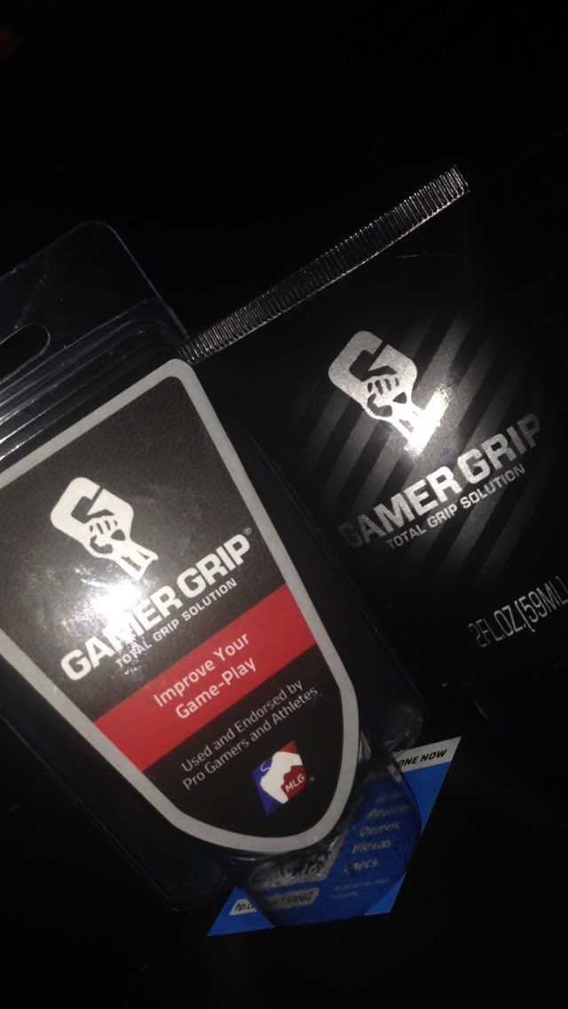 Tembled's tweet image. Just got my GamerGrip from @ScufGaming boii
