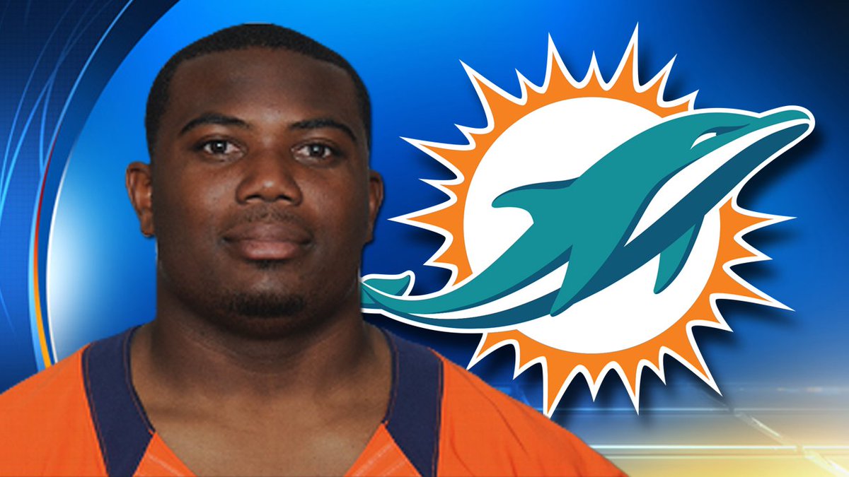 Report: #Dolphins sign running back CJ Anderson to offer sheet bit.ly/1P2y8Bd?utm_me… https://t.co/5LndnDtEHY